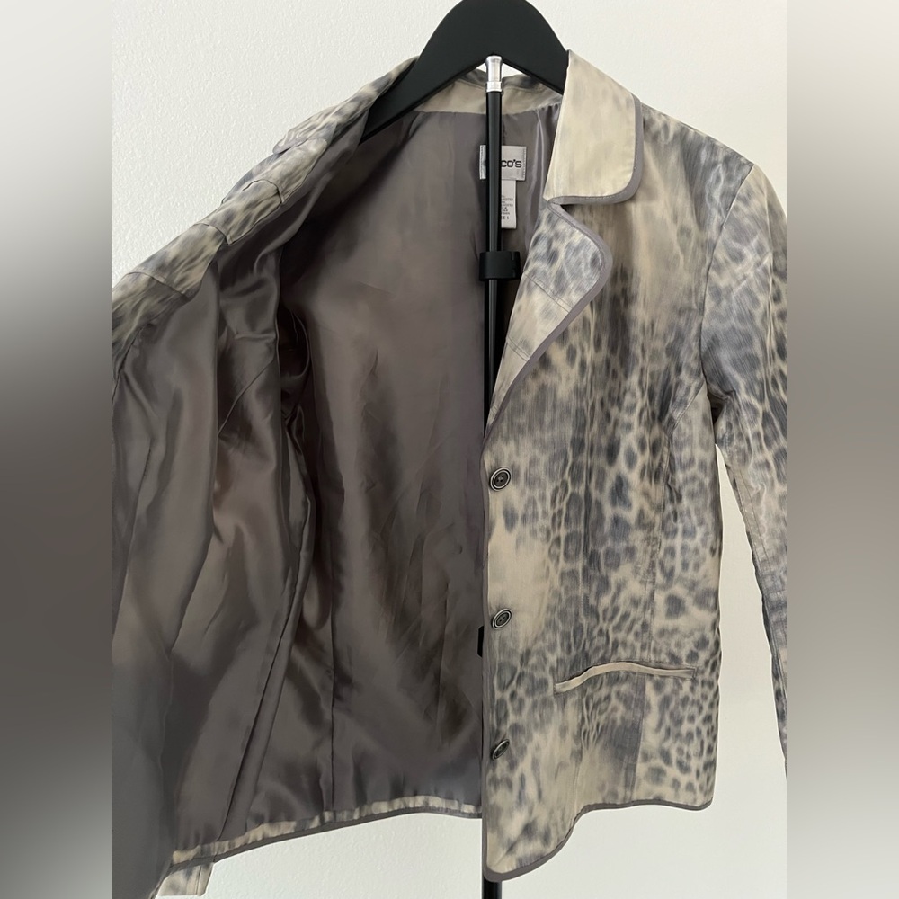 🤍  Chico’s Abstract Animal Print Blazer | Statement Jacket - Picture 5 of 11